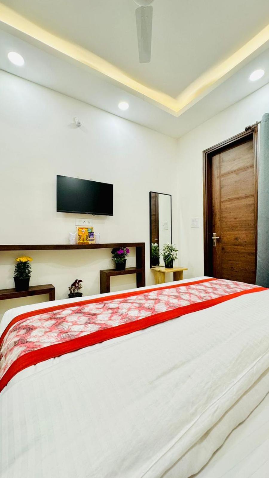 Hotel Ashram View Just 10 Minute Away Form Nizamuddin Railway Station Nové Dillí Exteriér fotografie